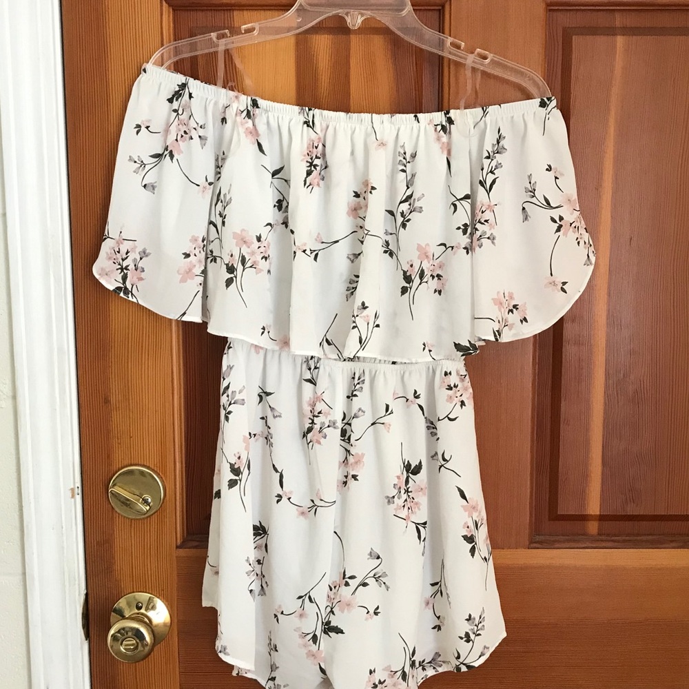 MAHINA White floral off the shoulder romper